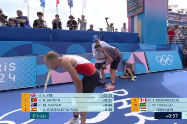 Atlet Triatlon Olimpiade Paris 2024 Muntah setelah Berenang di Sungai Seine yang Penuh Bakteri
