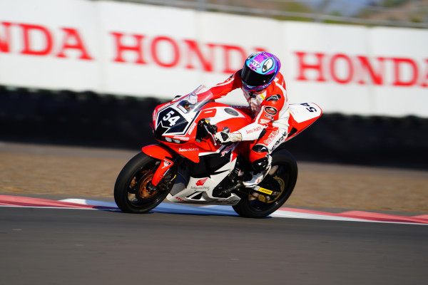 Tunggangi CBR250RR, Para Pebalap Astra Honda Racing Team Berjaya di ARRC Mandalika 2024