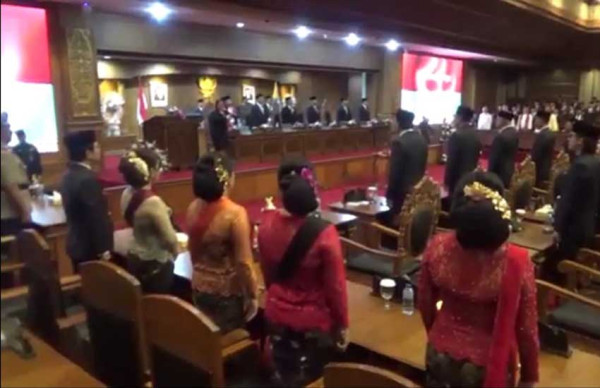 Tanpa Didampingi Keluarga, Ayah Mahalini Dilantik Menjadi Anggota DPRD Badung
