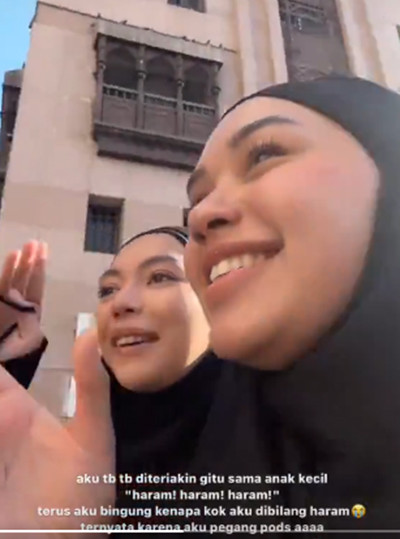 Viral! Selebgram Lula Lahfah Diteriaki Haram Gegara Hisap Pods di Tanah Suci, Responsnya Tuai Kecaman