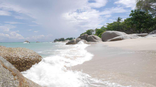 5 Pantai Pasir Putih Terindah di Bangka Belitung, Nomor 3 Lokasi Syuting Film Laskar Pelangi