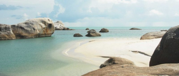 5 Pantai Pasir Putih Terindah di Bangka Belitung, Nomor 3 Lokasi Syuting Film Laskar Pelangi
