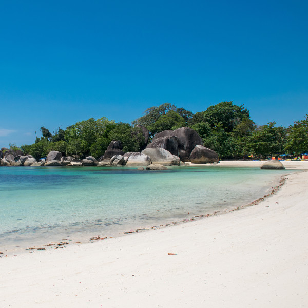 5 Pantai Pasir Putih Terindah di Bangka Belitung, Nomor 3 Lokasi Syuting Film Laskar Pelangi
