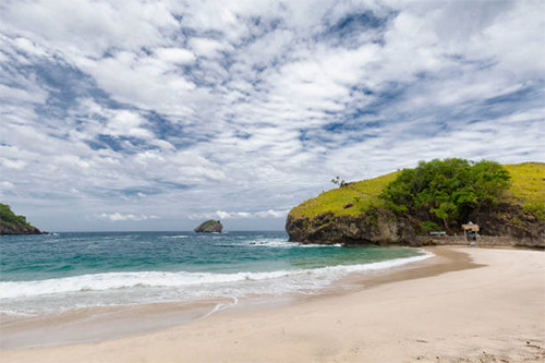 5 Pantai Pasir Putih Terindah di NTT, Nomor 4 Surga bagi Peselancar