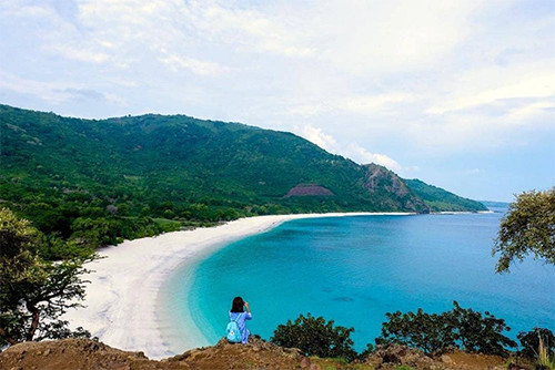 5 Pantai Pasir Putih Terindah di NTT, Nomor 4 Surga bagi Peselancar
