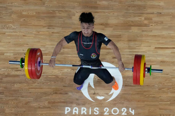 Angkat Besi dan Panjat Tebing Tambang Emas Indonesia di Olimpiade