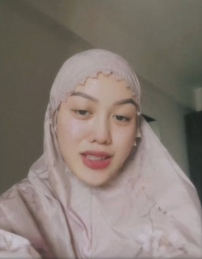 5 Gaya Lolly Anak Nikita Mirzani yang Mantap Berhijab