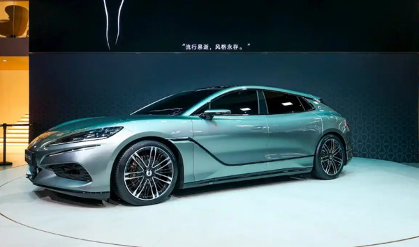 BYD Ingin Gebuk Porsche hingga Tesla lewat Denza Z9 GT, Bertenaga Buas 1.000 HP