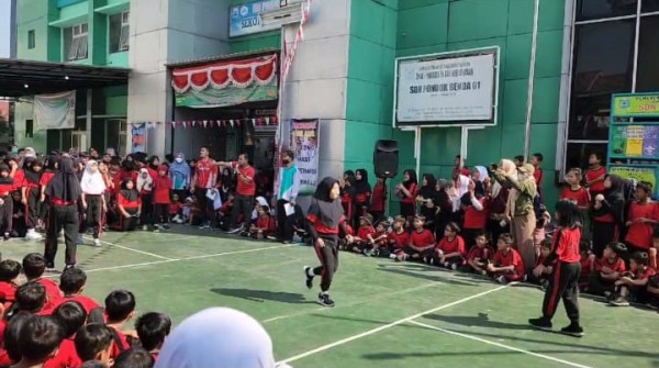 Kemeriahan 17 Agustusan Siswa dan Ortu SDN 1 Pamulang, Lomba Estafet Karet hingga Kelereng Sendok