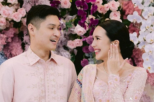 7 Artis Indonesia yang Menikah dengan Politisi, Nomor 4 Baru Dilangsungkan