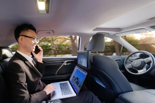 Taksi Robot Mulai Rebut Jalanan, Sopir Taksi dan Taksi Online di China Ketar-Ketir!