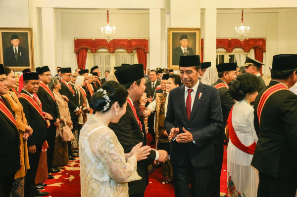 Wakil Ketua DPD Sultan Bachtiar Najamudin Terima Bintang Mahaputera Nararya