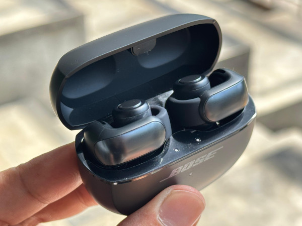Review Bose Ultra Open Earbuds: Earbuds Terbuka yang Bikin Geleng-Geleng Kepala