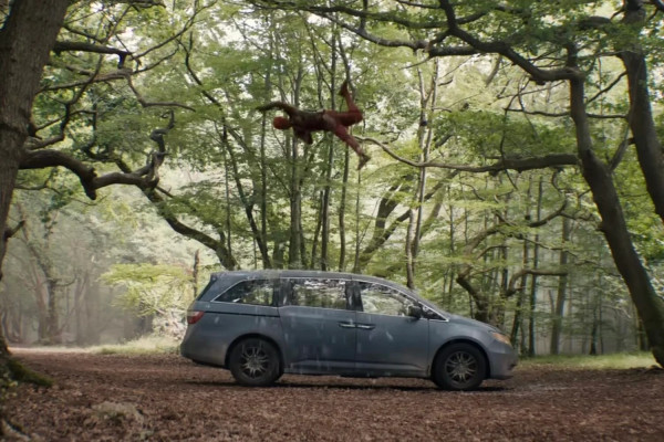 Honda Odyssey di Film Deadpool & Wolverine: Simbol Perubahan, Penerimaan, dan Perjalanan Emosional