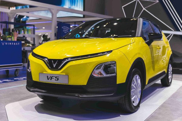 Duel SUV Listrik Vietnam: VinFast VF 5 vs VF e34, Mana Paling Cocok untuk Anda?