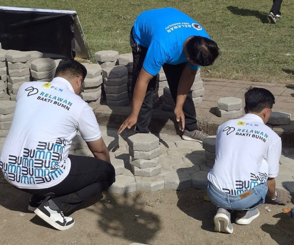 Kembangkan Potensi Desa Manistutu di Jembrana, Kementerian BUMN bersama PLN Turunkan Relawan