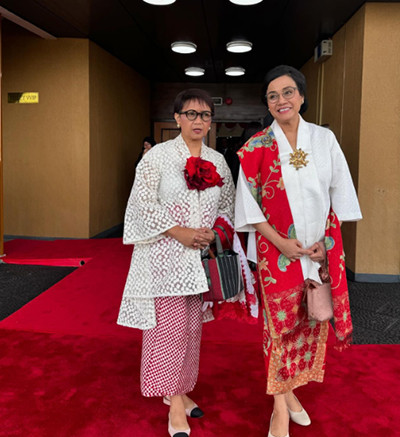 The Real Bestie! 4 Gaya Kompak Sri Mulyani dan Retno Marsudi Pakai Kebaya Merah Putih