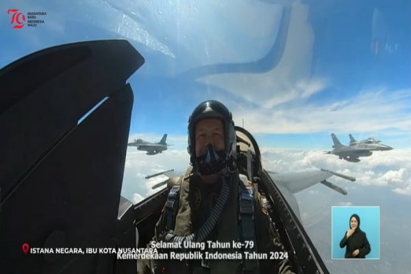 Kehebatan Jet Tempur F16 Fighting Falcon yang Bermanuver di Langit IKN
