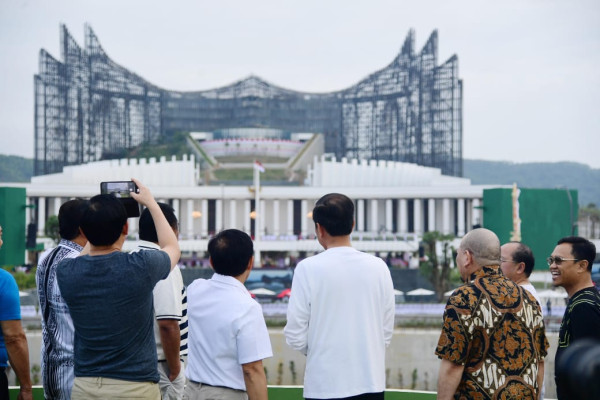 Jokowi Ajak Cak Imin, LaNyalla, hingga Hatta Rajasa Lihat Progres IKN Jelang Upacara HUT ke-79 RI