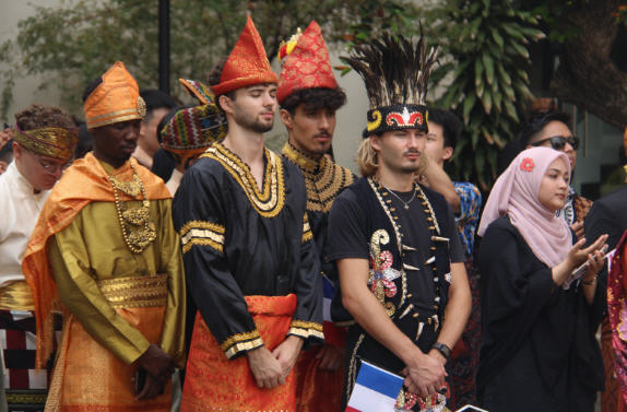 Parade Kebudayaan Meriahkan Perayaan Hari Kemerdekaan RI di Universitas Trisakti