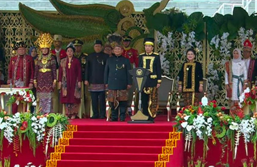 Prabowo Subianto Pakai Baju Adat Ujung Serong Khas Betawi di HUT ke-79 RI IKN