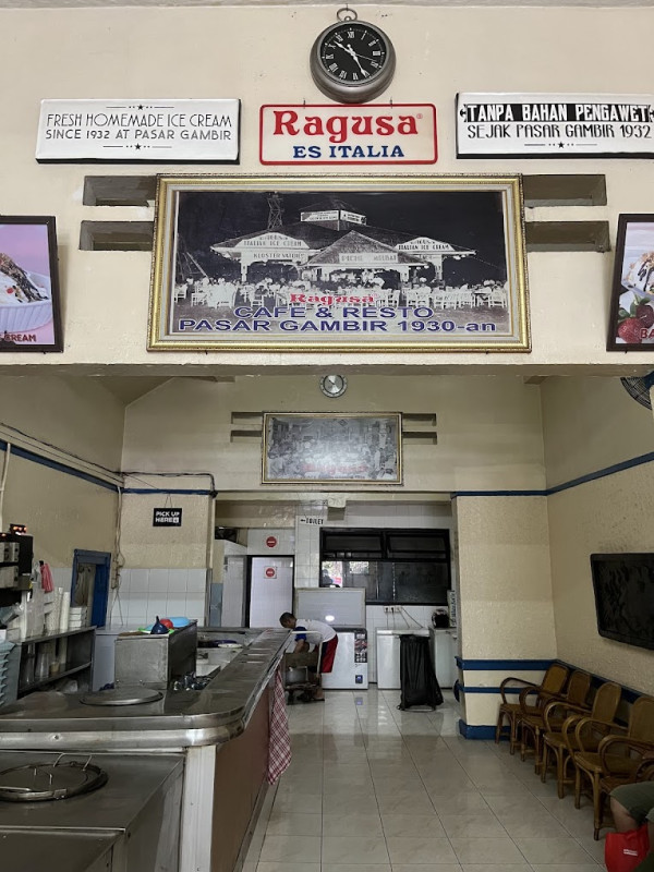 7 Tempat Makan Legendaris yang Ada sebelum Indonesia Merdeka
