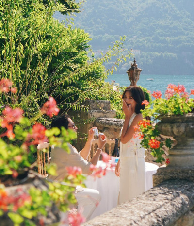Amanda Rawles Dilamar sang Kekasih di Italia, Intip Potret Romantisnya!