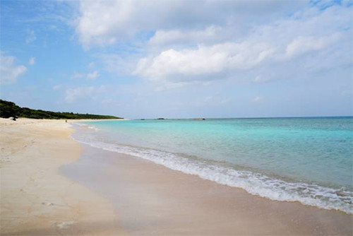 5 Pantai Pasir Putih Terbaik di Jepang, Nomor 4 Cocok Didatangi saat Bulan Madu