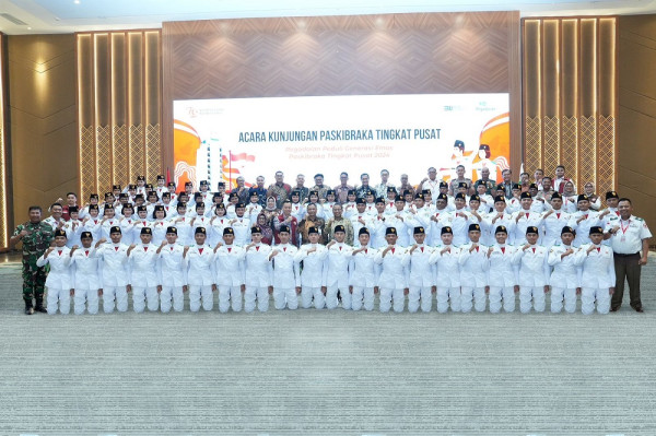 Peduli Generasi Emas, Pegadaian Beri Apresiasi Paskibraka 2024