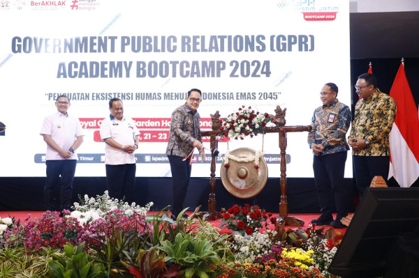 Pj. Gubernur Jatim Ingatkan Peran Penting Humas sebagai Napas Organisasi dan Corong Pemerintah