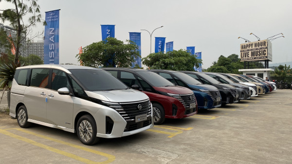 Nissan Serena e-Power: Bukti Nyata Komitmen Elektrifikasi Nissan, 10 Unit Pertama Diserahkan ke Konsumen!
