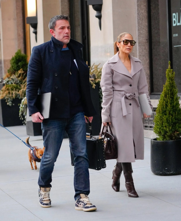 Jennifer Lopez Ajukan Permohonan Hapus Nama Belakang Ben Affleck