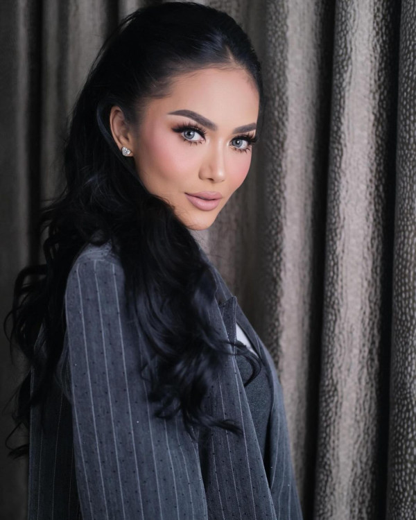 Krisdayanti Janji Selesaikan Kontrak Nyanyi Jika Terpilih Jadi Wali Kota Batu