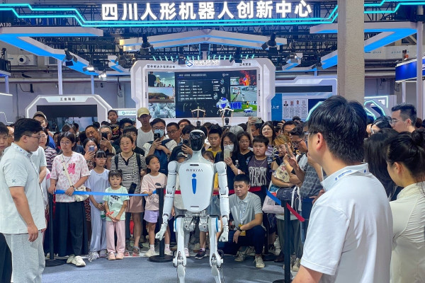 China Kuasai Dunia Robot! Robot Humanoid China Siap Gantikan Pekerja Manusia?
