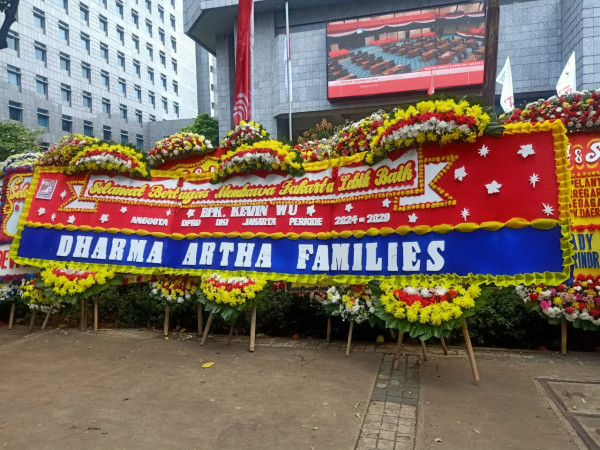 Dilantik Jadi Anggota DPRD Jakarta, Kevin Wu Dapat Kiriman Bunga Terbanyak