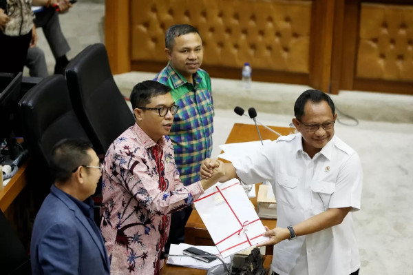 Putusan MK Diakali Baleg, Batal Disahkan di Tengah Aksi Massa