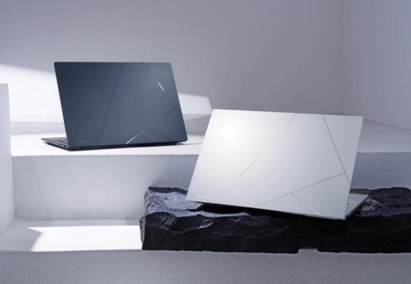 ASUS Zenbook 14 OLED (UX3405), Laptop AI Ringan dan Portabel