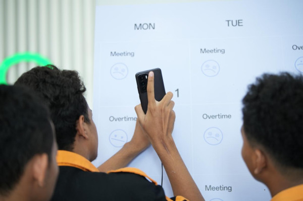 SMKN 4 Tangerang Nyemplung ke Pabrik Oppo, Lihat Langsung Proses HP Dirakit