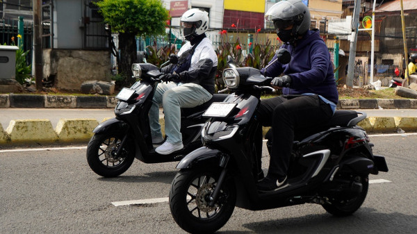 Nyalip Nggak Sabaran? Bisa Fatal! Simak Tips dari Ahli Safety Riding Biar Selamat