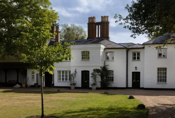 Kesalahan Konyol Pangeran Harry usai Dihadiahi Rumah, Langsung Diusir Raja dari Frogmore Cottage