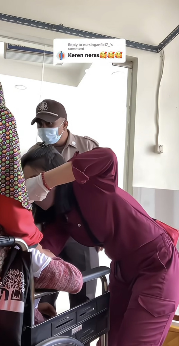 Heboh! Siswi SD Di-bully Dipaksa Makan Roti Berisi Tusuk Gigi Plastik hingga Kesakitan