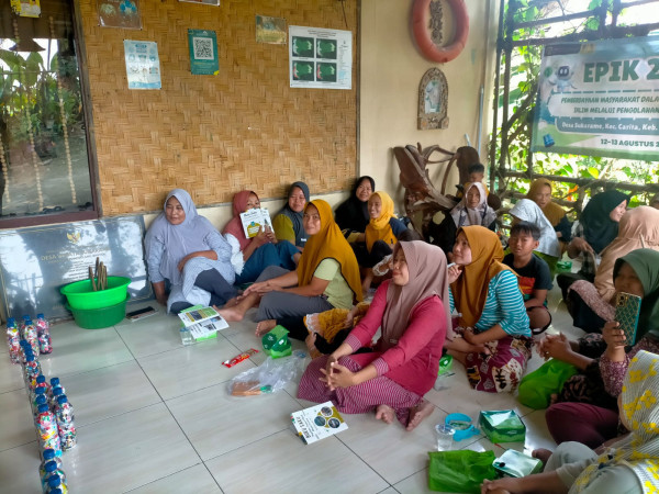 Solusi Atasi Masalah Lingkungan, CSR UI Ajarkan Olah Limbah Jadi Ecobrick