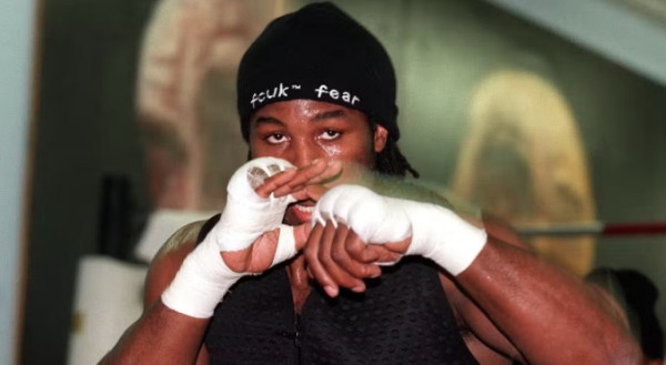 10 Petinju dengan Pukulan Terkuat di Dunia: Rocky Marciano sang Raja Tak Terkalahkan!