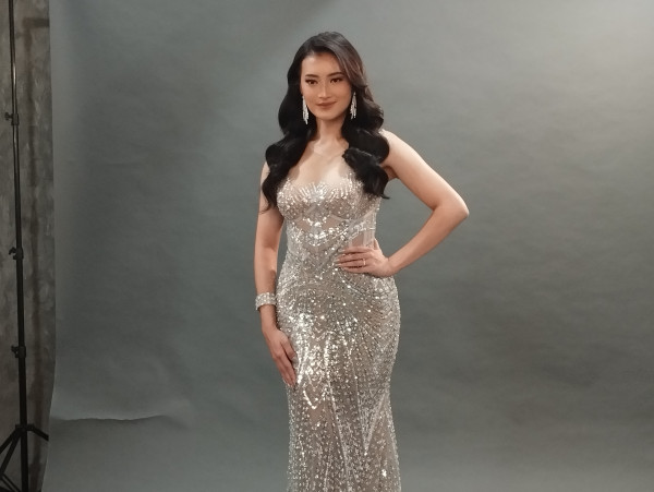 Miss Indonesia 2024 Monica Sembiring Bersinar di Pemotretan Jelang Miss World