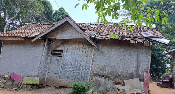 Nestapa Keluarga Mamit di Lebak, 15 Tahun Tinggal di Rumah Reot Nyaris Roboh