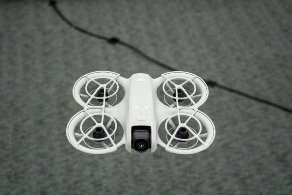 DJI Neo: Drone Mini Ramah Kantong untuk Pemula, tapi Jangan Harap Hasil Profesional