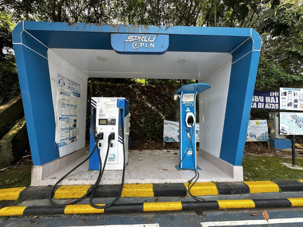 PLN Gaspol! Sudah Bangun 2015 SPKLU di 2024, Waktunya Beralih ke Kendaraan Listrik?