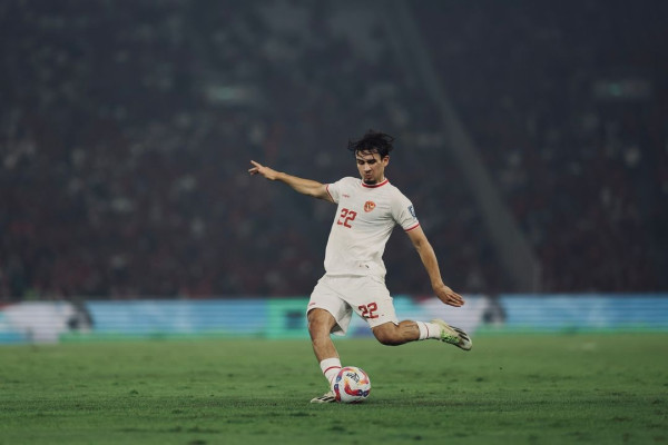 5 Pesona Nathan Tjoe-A-On di Lapangan, Tetap Tampan Meski Suka Marah-marah