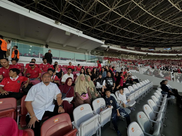 Pede, Azizah Salsha Datang ke GBK Dukung Pratama Arhan di Laga Indonesia vs Australia