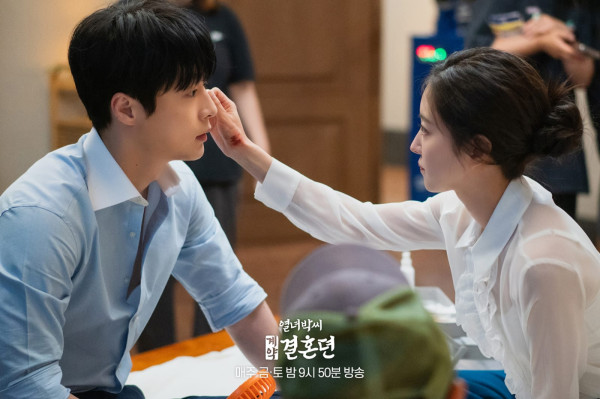 5 Pasangan Suami Istri Paling Romantis dalam Drama Korea 2024